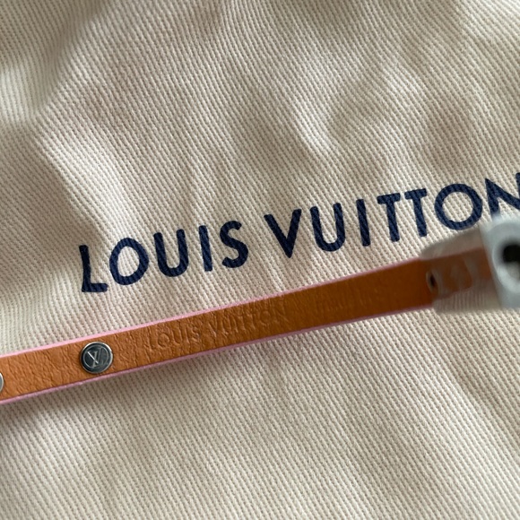 LOUIS VUITTON
Yummy LV Bracelet 17 Pink - Picture 7 of 8